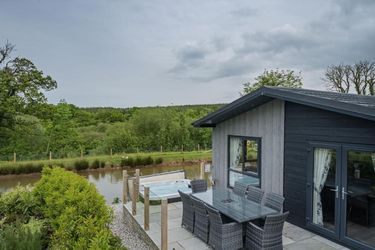 Lilac Lodge, 22 Roadford Lake Lodges Lifton Dış mekan fotoğraf