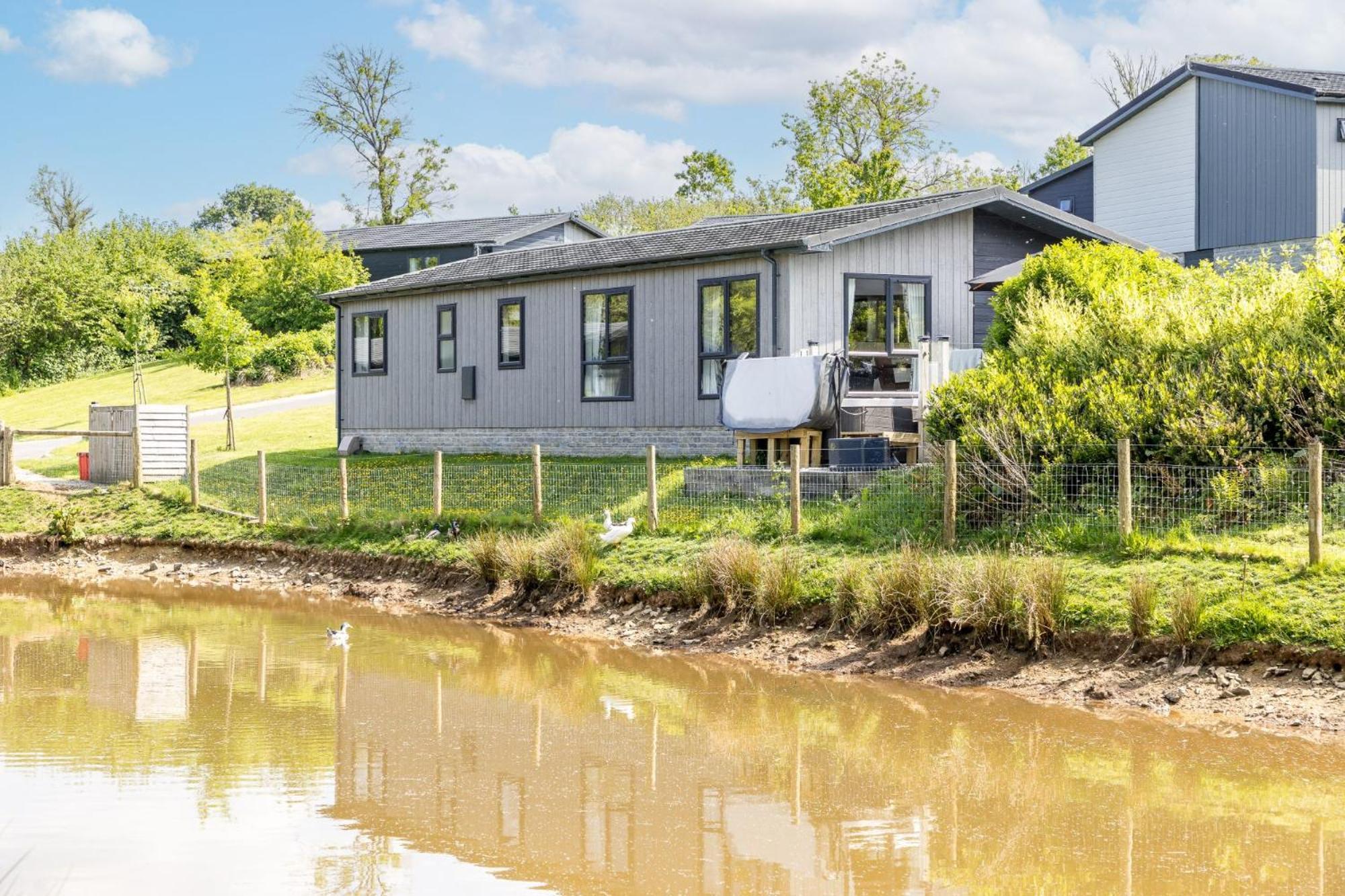 Lilac Lodge, 22 Roadford Lake Lodges Lifton Dış mekan fotoğraf
