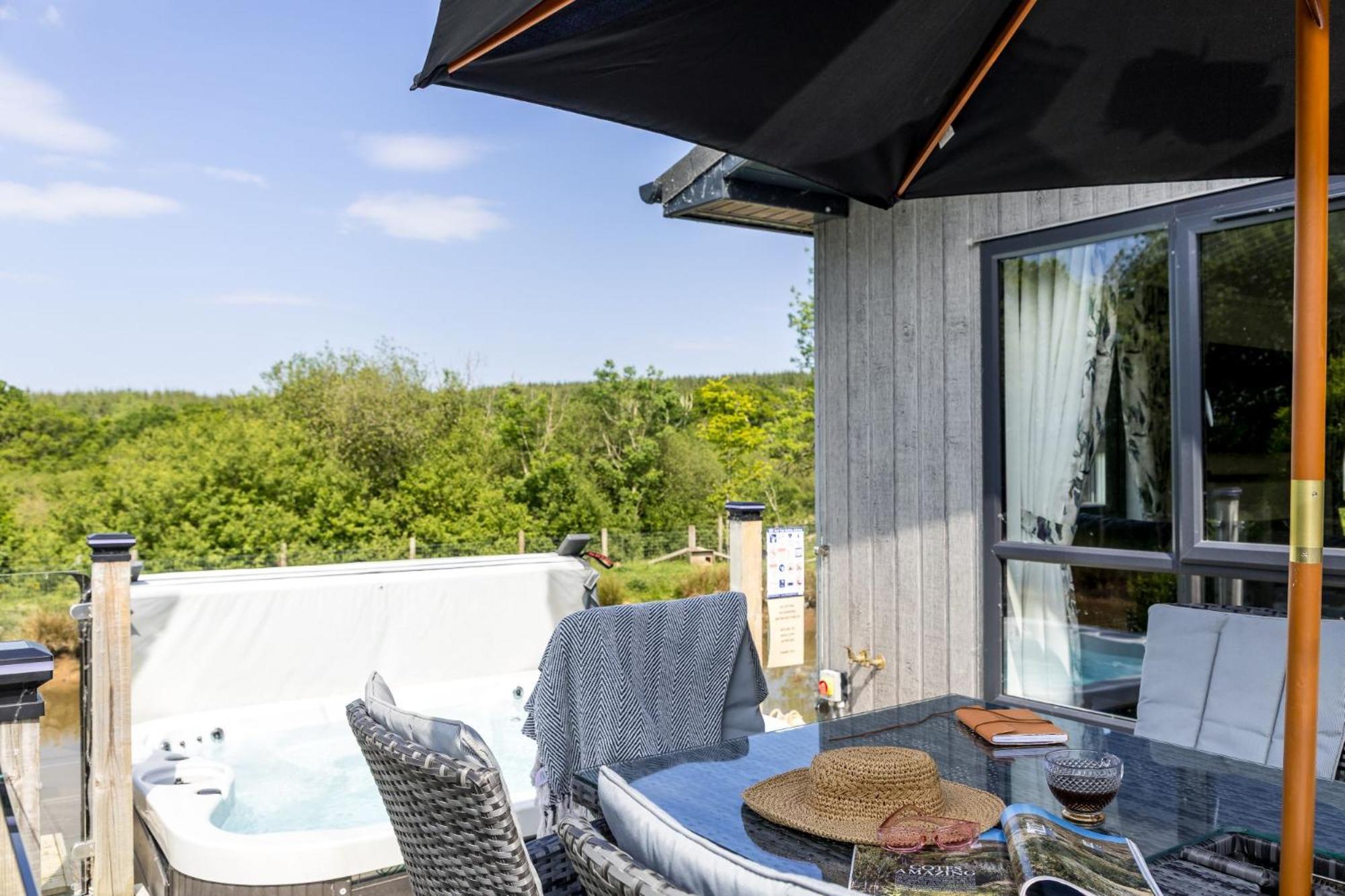 Lilac Lodge, 22 Roadford Lake Lodges Lifton Dış mekan fotoğraf