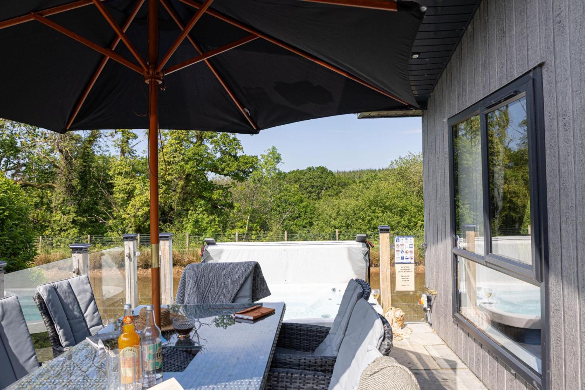 Lilac Lodge, 22 Roadford Lake Lodges Lifton Dış mekan fotoğraf