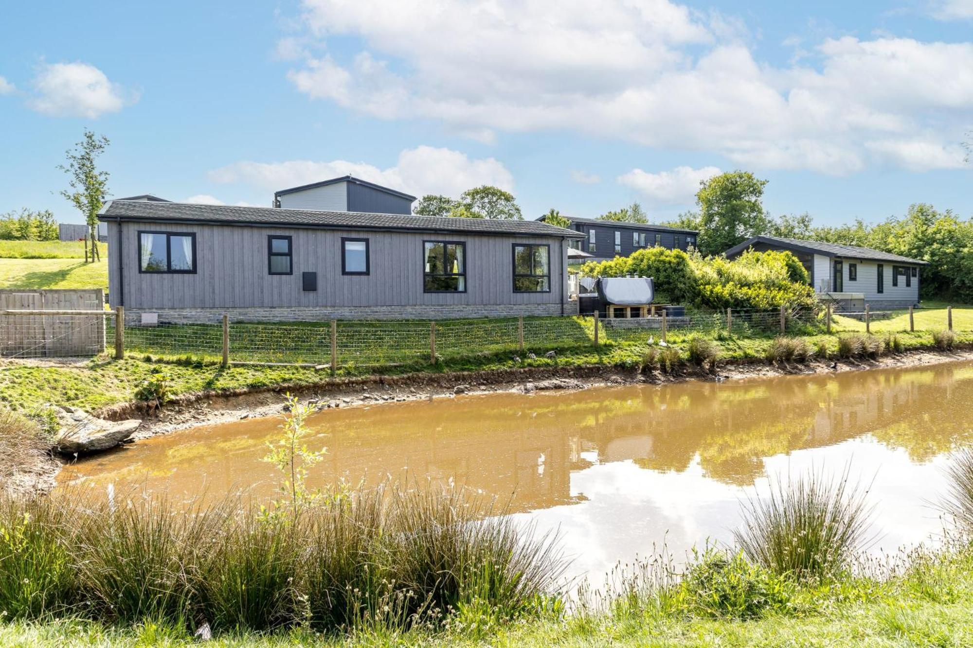 Lilac Lodge, 22 Roadford Lake Lodges Lifton Dış mekan fotoğraf